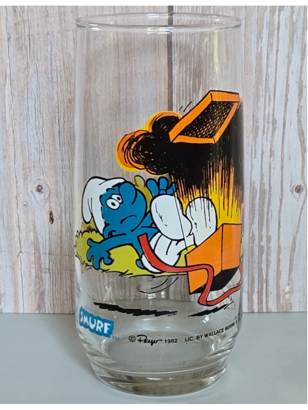 Vintage 1982 Jokey Smurf Hardee's Collector Glass Peyo Wallace Berrie